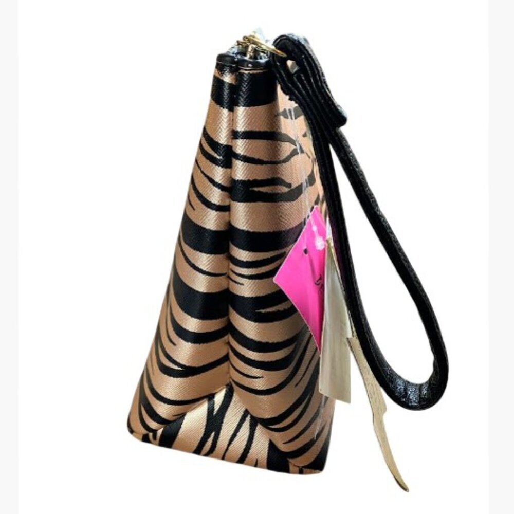 Betsey Johnson T-Bottom Pouch and Charging Crossbody Wristlet, Micro USB Cable - Picture 5 of 11